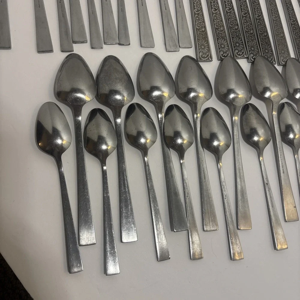 Velvet Leaf Towle Supreme Cutlery Lot Of 33 Stainless Japan Floral 60s-70s MCM